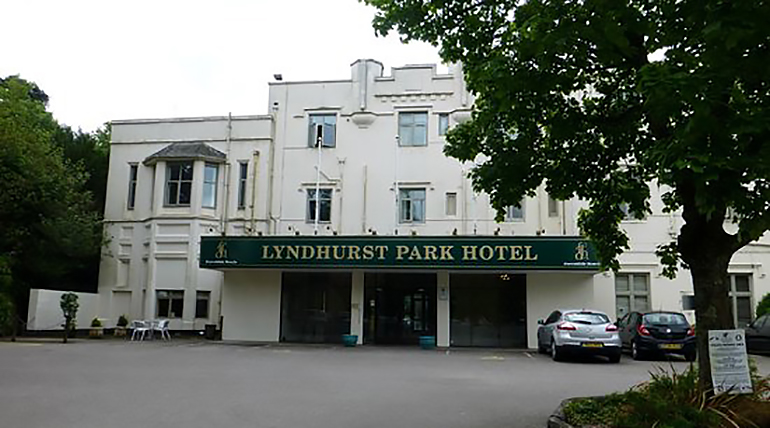 File:04-lyndhurst-grand-hotel-northern-view-of-east-wing-post-2010.jpg