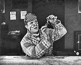 Stan Laurel as Webster Dingle in The Sleuth (1925)