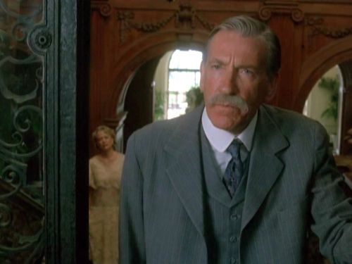 Sir Arthur Conan Doyle (David Warner)