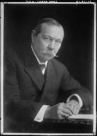 Arthur Conan Doyle (1922).