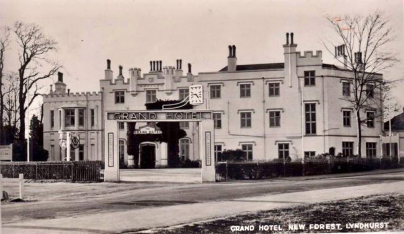 File:03-lyndhurst-grand-hotel-northern-view-of-east-wing-post-1912-conan-doyle-extension.jpg