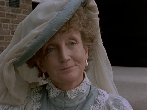 Lady Beatrice Falder (Elizabeth Weaver)