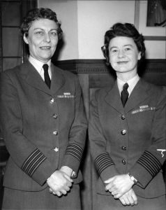 Group Officer Jean Conan Doyle with Group Officer Felicity Hill (17 april 1959).