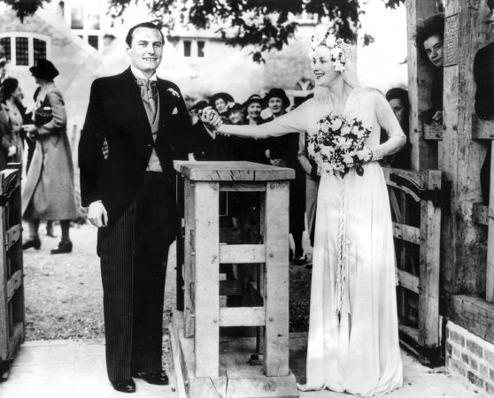 Adrian and Anna Andersen after their wedding at Minstead Parish Church (23 may 1938).