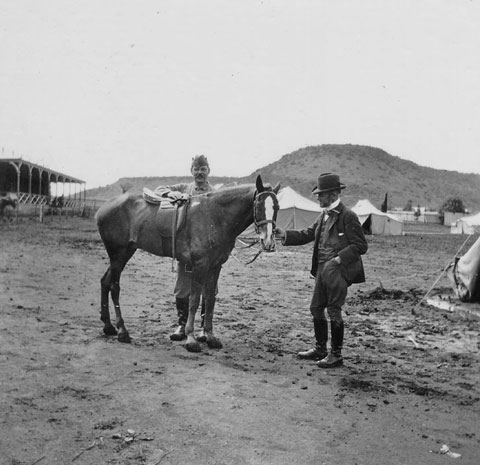 File:1900-arthur-conan-doyle-with-horse-in-south-africa.jpg