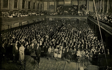 Arthur Conan Doyle at Melbourne Town Hall (12 november 1920).