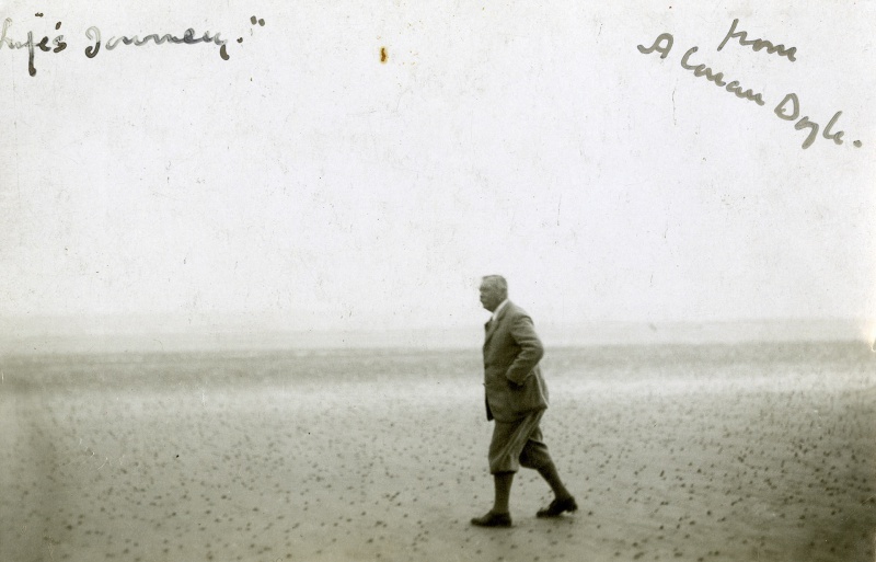 File:1920s-arthur-conan-doyle-walking-on-beach.jpg