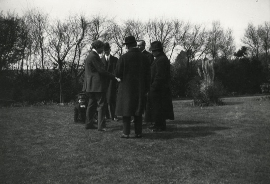 Arthur Conan Doyle with visitors at Windlesham (1914).
